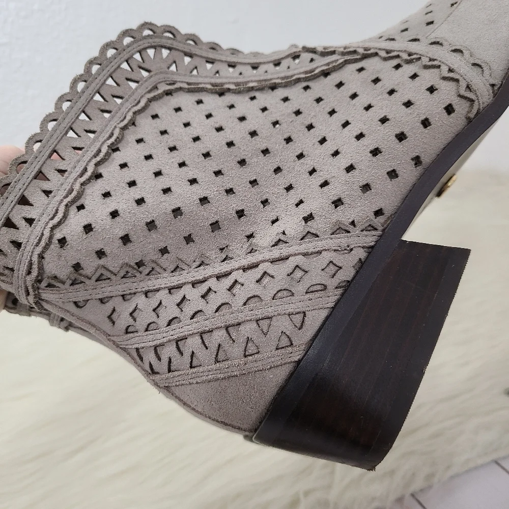 Cecelia NY Tate Perforated Suede Ankle Booties gray pounted toe Women's size 9.5